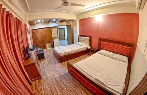 G-8 Sector Hotel | Ballagio Hotel