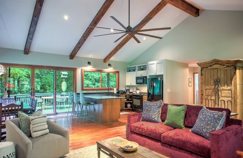 Weaverville House | Ballard Creek House | Creekside Cabin in the Mountains
