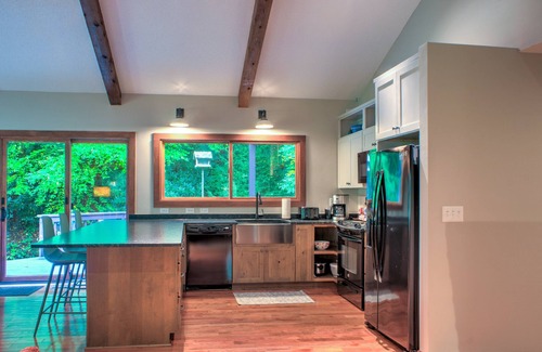 Weaverville House | Ballard Creek House | Creekside Cabin in the Mountains
