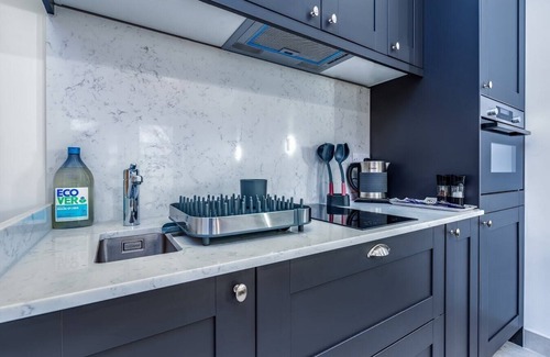 Filton House | Balloon Residence: Modern Serviced Accomodation