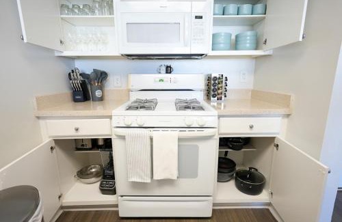 Ballston Apartment | Ballston Getaway King Suite