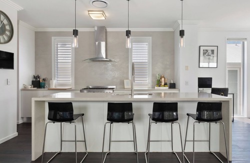 Morningside House | Balmoral House Retreat Pool & Spa