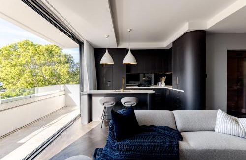 Newcastle Apartment | Balmoral on Scott - Harbour Front Perfection