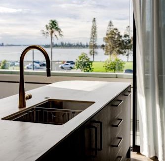 Newcastle Apartment | Balmoral on Scott - Harbour Front Perfection