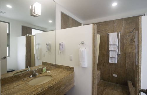 San Jose Hotel | Balmoral Suites