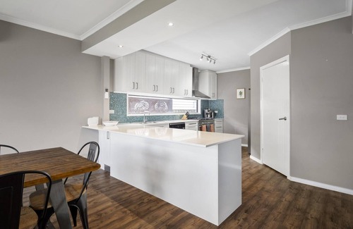 Balnarring Beach House | Balnarring Beach Haven - 1 NIGHT FREE!* - Peaceful, tranquil retreat with modern amenities. Walk to beach.