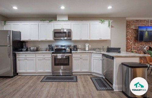 Downtown Baltimore Apartment | Baltimore's Best Home Away From Home 2 Bedroom Apts by Redawning