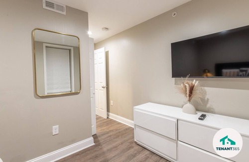 Downtown Baltimore Apartment | Baltimore's Best Home Away From Home by RedAwning