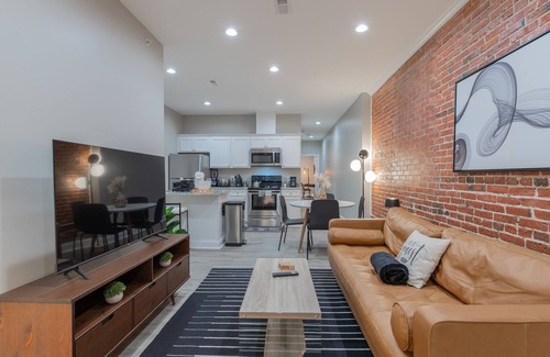 Downtown Baltimore Apartment | Baltimore's Home Away From Home 2 Bedroom Apts by Redawning