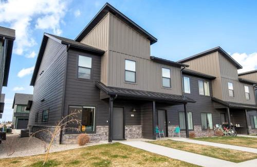 Driggs Apartment | Baltoro Townhouse- Relax and unwind in our spacious and beautifully furnished townhome.