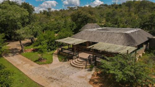 Phalaborwa Cabin | Baluleni Safari Lodge