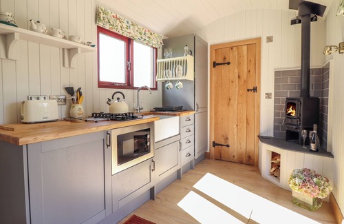 Garthmyl Cottage | Balwen Shepherd's Hut