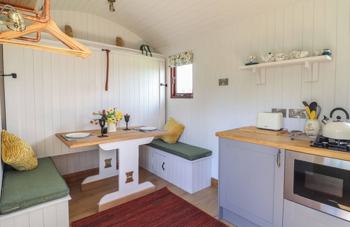 Garthmyl Cottage | Balwen Shepherd's Hut