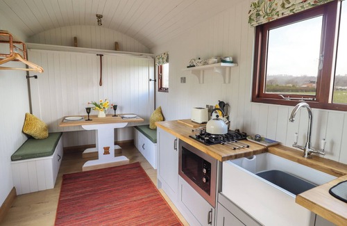 Garthmyl Cottage | Balwen Shepherd's Hut