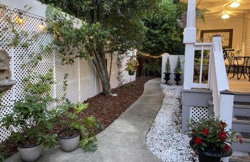 Tuscaloosa Hotel | Bama Bed and Breakfast - Tusk Suite