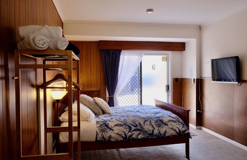 Lakes Entrance Hotel | Bamboo Motor Inn