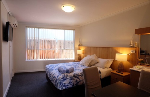 Lakes Entrance Hotel | Bamboo Motor Inn