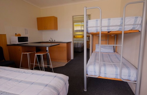 Lakes Entrance Hotel | Bamboo Motor Inn