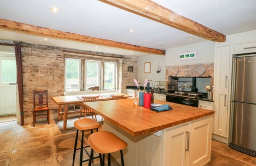 Holmfirth Cottage | BAMFORTH COTTAGE, pet friendly, with open fire in Holmbridge