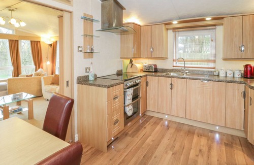 Brynteg Cottage | BANADLEN LODGE, pet friendly, with a garden in Benllech