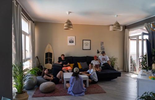 Geafond House | Banama Coliving & Coworking, Surf & Yoga - Casa Roja
