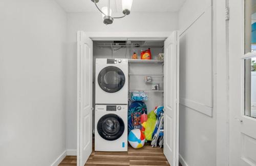 Biltmore Beach House | Banana Cabana Cottage
