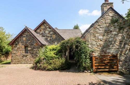 Newport House | Banc Y Capel