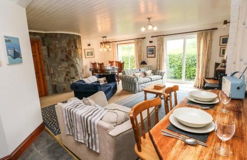 Newport House | Banc Y Capel