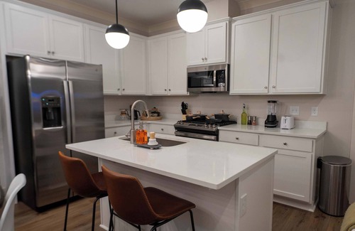 Spartanburg House | Band New Luxury Stay, 3 min to Downtown Sleeps 10