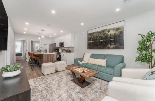 Harvie Heights Apartment | Banff Gateway Villa | Hot Tub | Parking