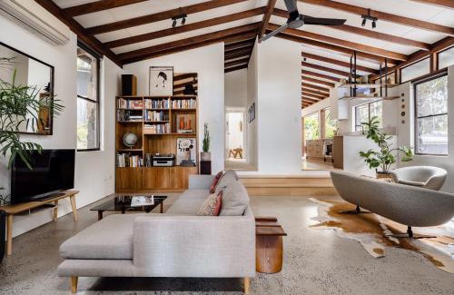 Bangalow House | Bangalow Oasis - Artisan home