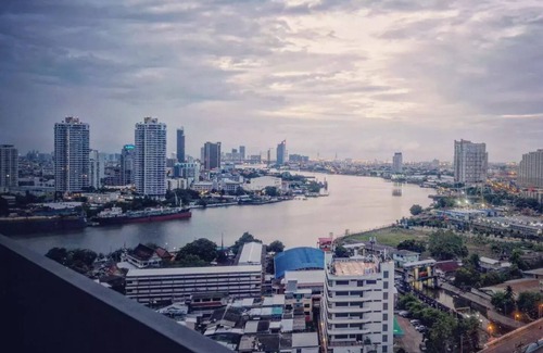 Dao Khanong Condo | Bangkok Skyline River View Condo