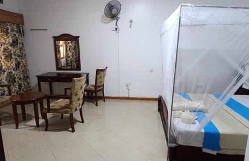 Entebbe Hotel | Bangla House