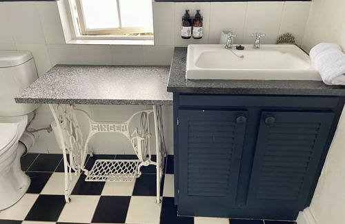 Cape Winelands Bed & Breakfast | Banhoek Corner Guesthouse