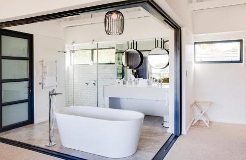 Cape Winelands Cabin | Banhoek Lodge