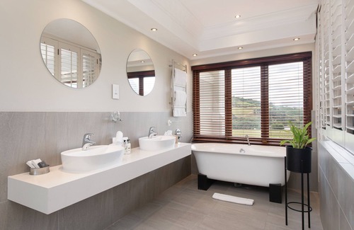 Cape Winelands Cabin | Banhoek Lodge