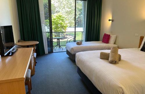 Lakes Entrance Hotel | Banjo Paterson Motor Inn