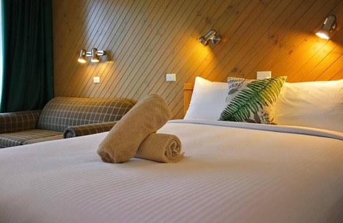 Lakes Entrance Hotel | Banjo Paterson Motor Inn