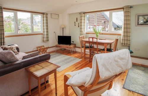 Chirbury with Brompton Cottage | BANK FARM HOUSE COTTAGE, pet friendly, with a garden in Montgomery
