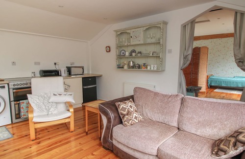 Chirbury with Brompton Cottage | BANK FARM HOUSE COTTAGE, pet friendly, with a garden in Montgomery