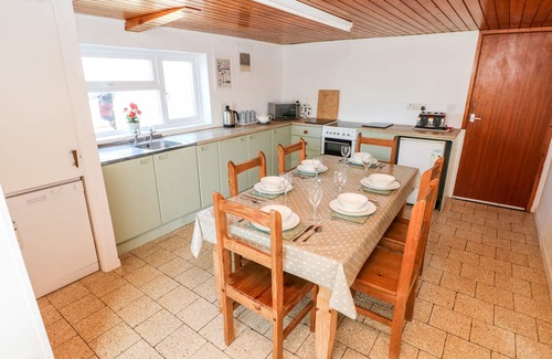 Croesgoch Cottage | BANK HOUSE FARM, family friendly, with open fire in St Davids