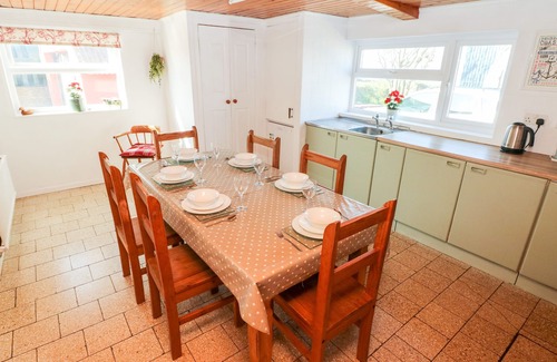 Croesgoch Cottage | BANK HOUSE FARM, family friendly, with open fire in St Davids