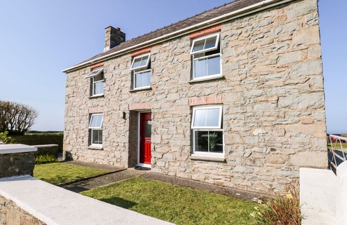 Croesgoch Cottage | BANK HOUSE FARM, family friendly, with open fire in St Davids