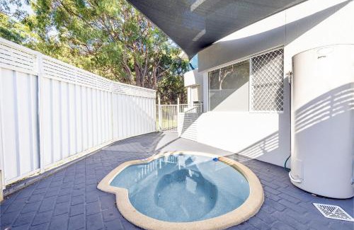 Fingal Bay House | Banksia at Fingal 1 92 Rocky Point Rd Aircon spa and Wi Fi