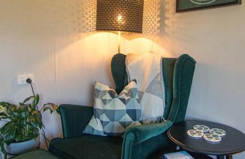 Leura House | Banksia Cottage, pretty cottage with garden