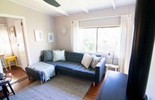Leura House | Banksia Cottage, pretty cottage with garden