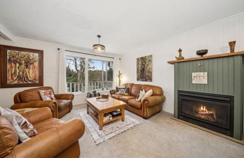 Katoomba House | Banksia Mountain Retreat