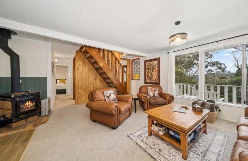 Katoomba House | Banksia Mountain Retreat