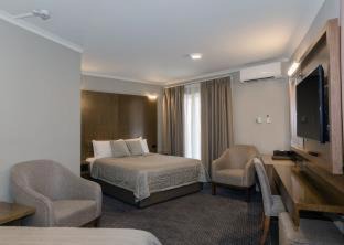 Chullora Hotel | Bankstown Motel 10