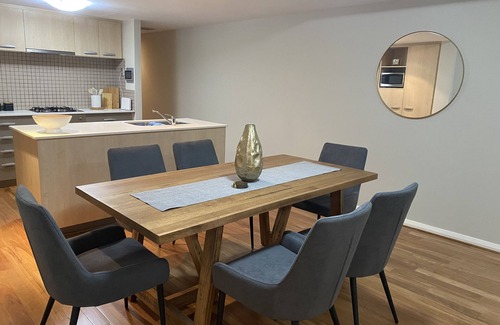 Fremantle Apartment | Bannister Apartment in vibrant central Fremantle. Parking, WiFi, Smart tv's
